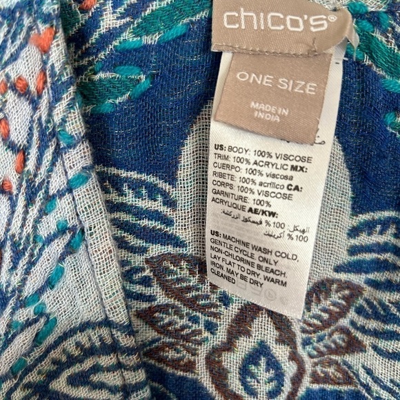 Chicos kimono, one size blue floral Kraft on wrap jacquard 100% viscose - Picture 7 of 7
